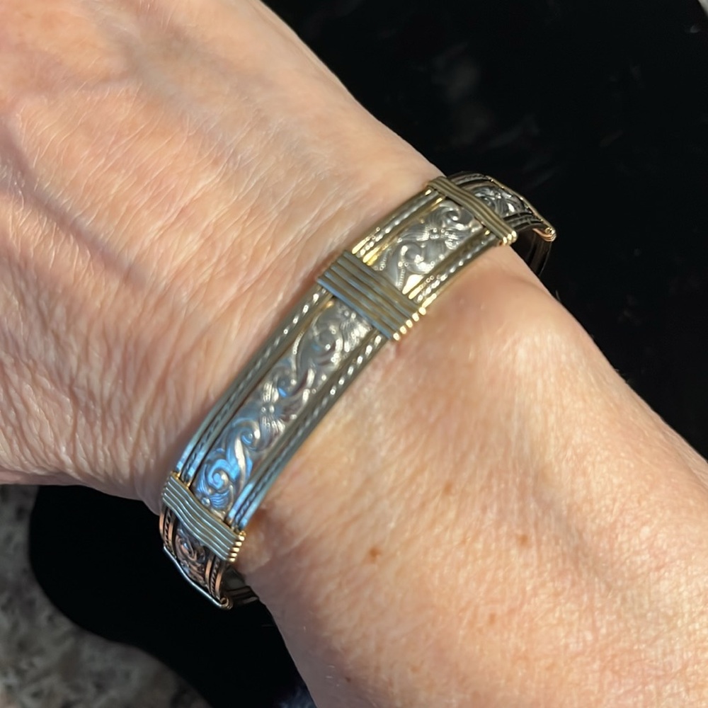 Bangle bracelet - Picture 8 of 10